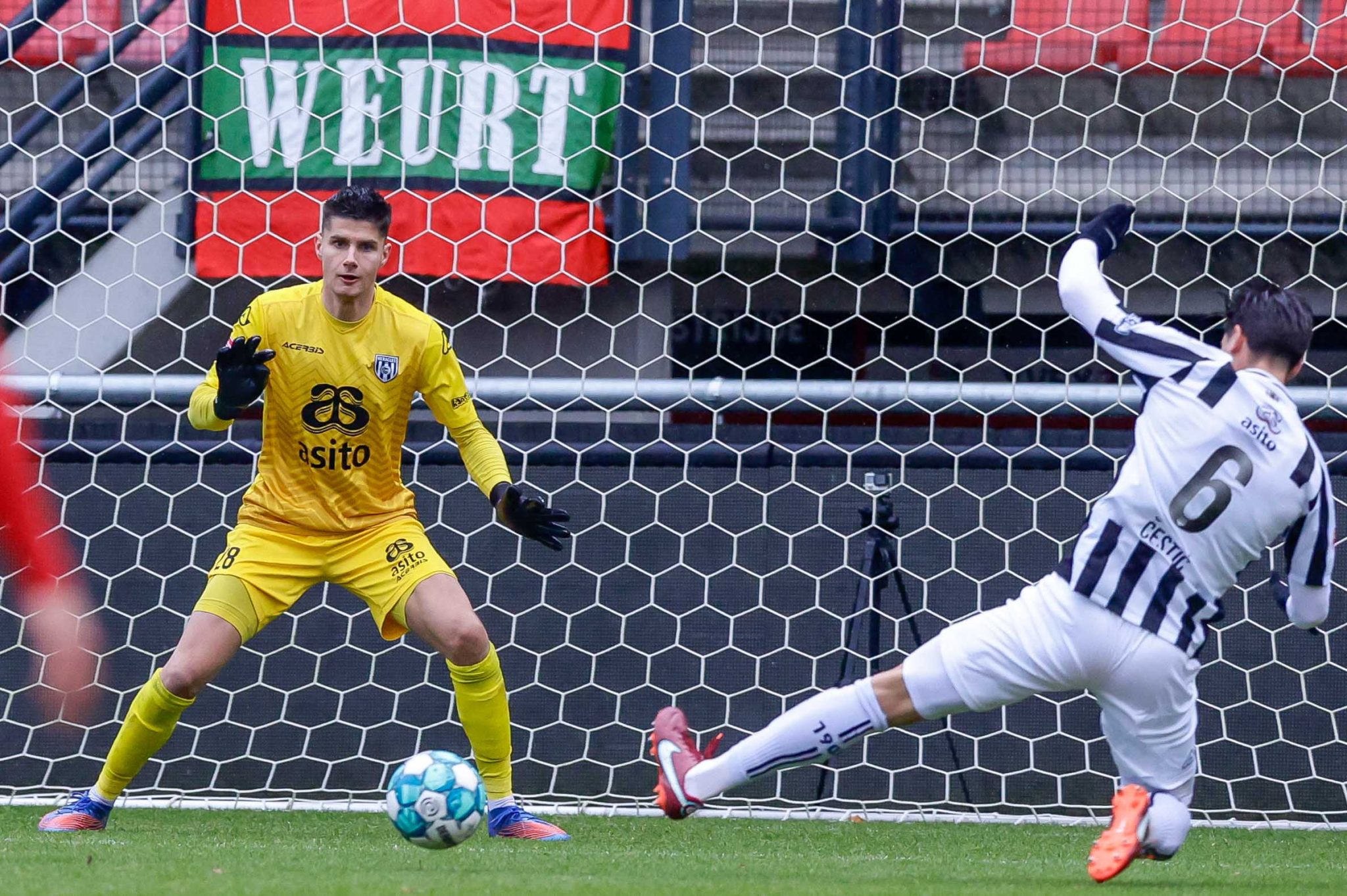 Heracles Almelo Onderuit Tegen N E C In Besloten Oefenduel Heracles