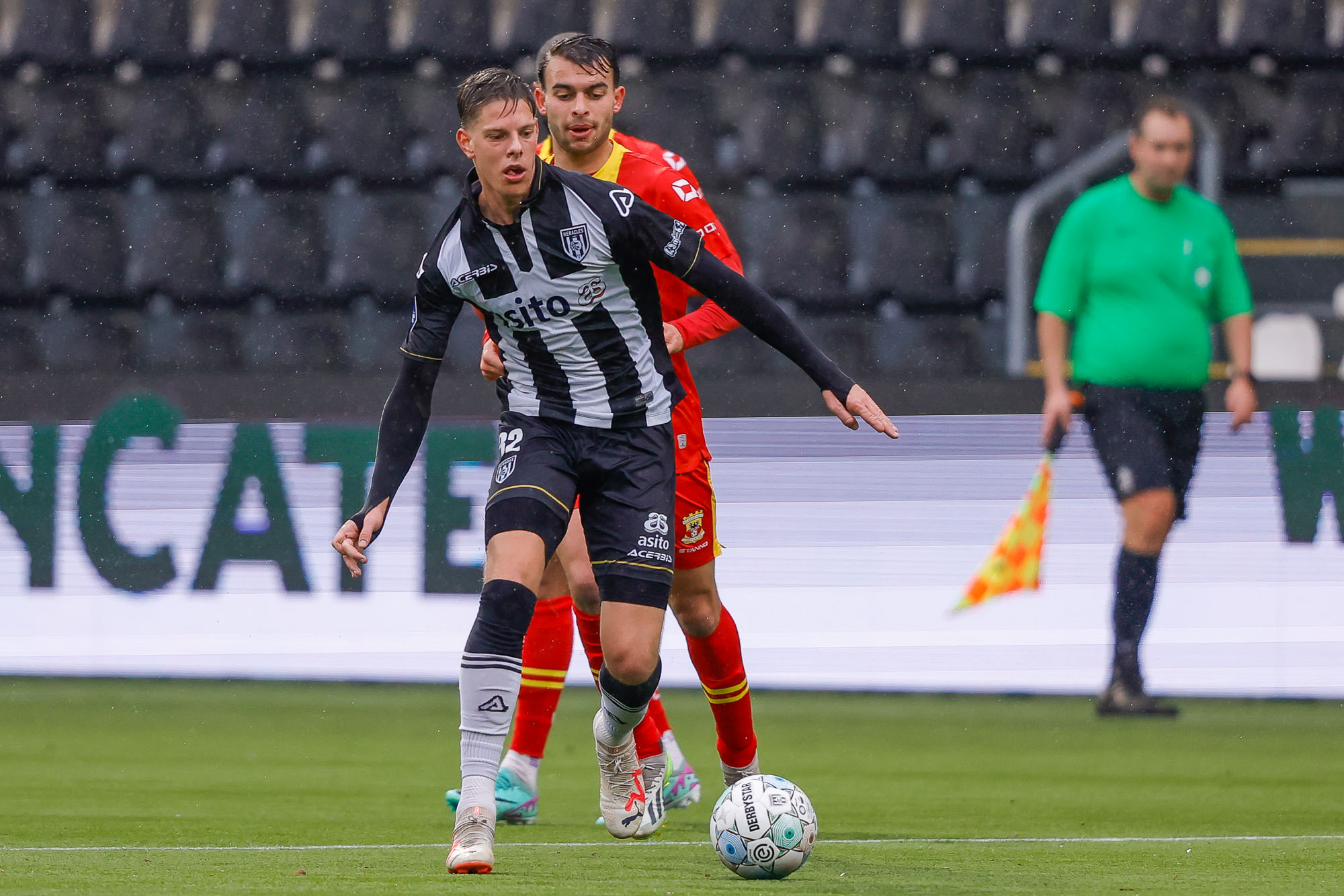 Heracles Almelo Wint Doelpuntrijk Oefenduel Van Go Ahead Eagles