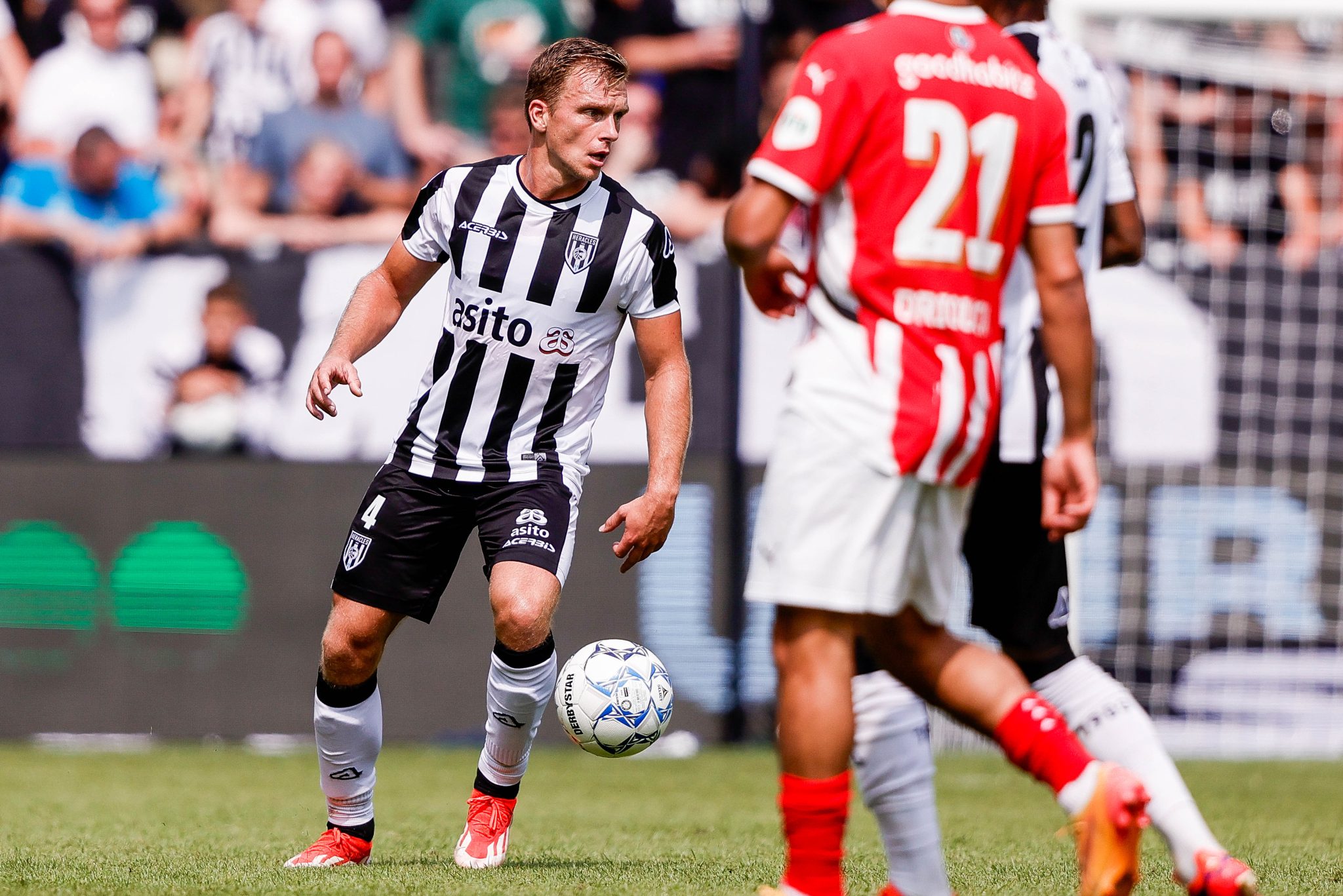 Fighting Heracles Almelo must leave the points to PSV